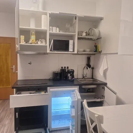 Studio 10 - 1r1 Essen